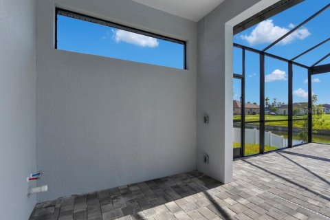 Villa ou maison à vendre à Cape Coral, Floride: 3 chambres, 222.59 m2 № 671360 - photo 20