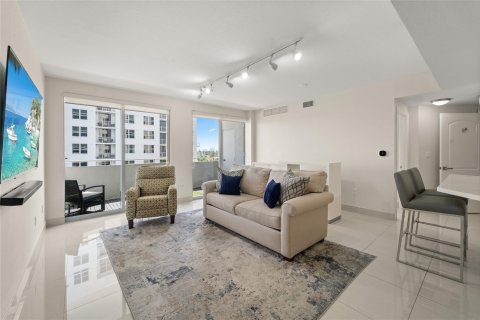 Condo in Hollywood, Florida, 2 bedrooms  № 1119101 - photo 23