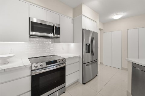 Condo in Hollywood, Florida, 2 bedrooms  № 1119101 - photo 19