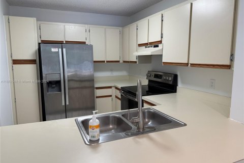 Condo in Dania Beach, Florida, 2 bedrooms  № 1370882 - photo 5