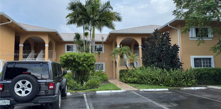 Condominio en Dania Beach, Florida, 2 dormitorios  № 1370882