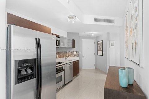 Copropriété à louer à Miami, Floride: 1 chambre, 55.18 m2 № 1370880 - photo 4