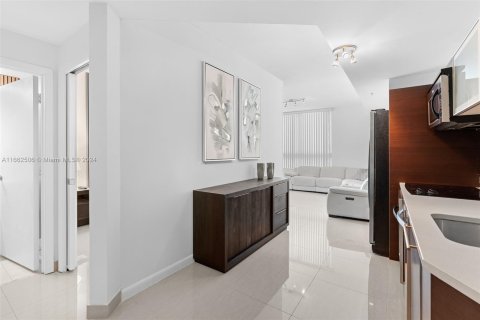 Copropriété à louer à Miami, Floride: 1 chambre, 55.18 m2 № 1370880 - photo 2