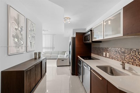 Copropriété à louer à Miami, Floride: 1 chambre, 55.18 m2 № 1370880 - photo 3