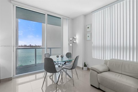 Copropriété à louer à Miami, Floride: 1 chambre, 55.18 m2 № 1370880 - photo 1