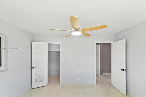Casa en venta en Pompano Beach, Florida, 2 dormitorios, 115.94 m2 № 1206503 - foto 15