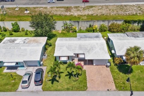 Villa ou maison à vendre à Pompano Beach, Floride: 2 chambres, 115.94 m2 № 1206503 - photo 27