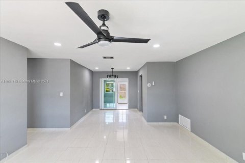 Casa en venta en Pompano Beach, Florida, 2 dormitorios, 115.94 m2 № 1206503 - foto 3