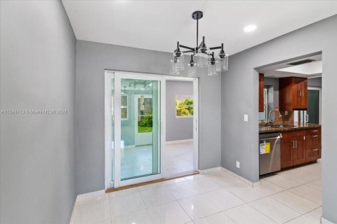 Casa en venta en Pompano Beach, Florida, 2 dormitorios, 115.94 m2 № 1206503 - foto 22