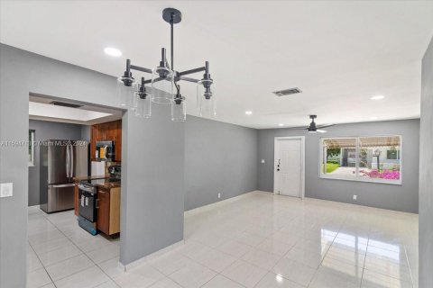 Villa ou maison à vendre à Pompano Beach, Floride: 2 chambres, 115.94 m2 № 1206503 - photo 4
