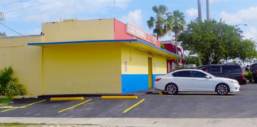 Commercial property in Dania Beach, Florida № 972243