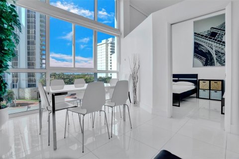 Condominio en venta en Miami Beach, Florida, 2 dormitorios, 88.26 m2 № 1234293 - foto 17