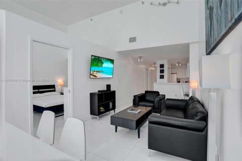 Condominio en venta en Miami Beach, Florida, 2 dormitorios, 88.26 m2 № 1234293 - foto 16