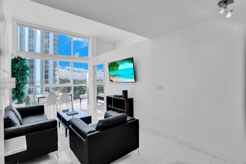 Condominio en venta en Miami Beach, Florida, 2 dormitorios, 88.26 m2 № 1234293 - foto 1