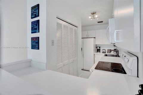 Condominio en venta en Miami Beach, Florida, 2 dormitorios, 88.26 m2 № 1234293 - foto 26