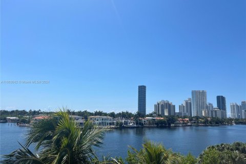 Condo in Aventura, Florida, 2 bedrooms in LANDMARK  № 1222107 - photo 4