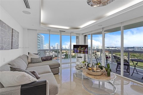 Condo in Aventura, Florida, 2 bedrooms in LANDMARK  № 1222107 - photo 6