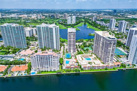 Condominio en venta en Aventura, Florida, 2 dormitorios, 124.49 m2 № 1222107 - foto 27