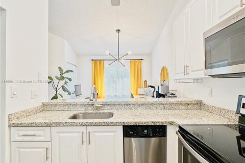 Copropriété à vendre à Miami, Floride: 2 chambres, 121.89 m2 № 1398082 - photo 5