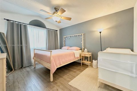 Copropriété à vendre à Miami, Floride: 2 chambres, 121.89 m2 № 1398082 - photo 18