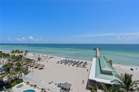 Copropriété à louer à Sunny Isles Beach, Floride: 2 chambres, 157.75 m2 № 6709 - photo 3