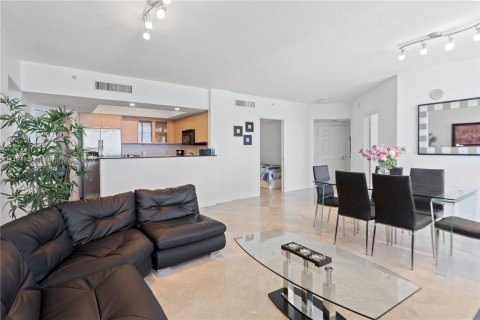 Condo in Sunny Isles Beach, Florida, 2 bedrooms  № 6709 - photo 15