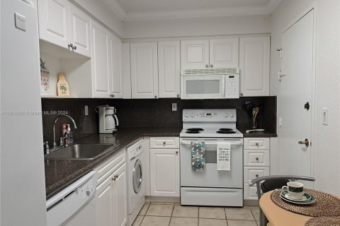 Condominio en venta en Hollywood, Florida, 1 dormitorio, 69.21 m2 № 1236270 - foto 16