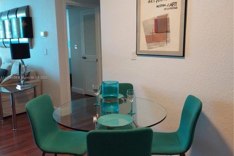 Condominio en venta en Hollywood, Florida, 1 dormitorio, 69.21 m2 № 1236270 - foto 15