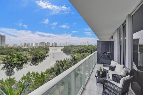 Condo in North Miami Beach, Florida, 2 bedrooms  № 1236175 - photo 26