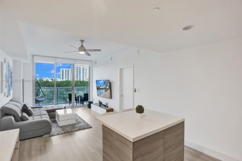 Condo in North Miami Beach, Florida, 2 bedrooms  № 1236175 - photo 11