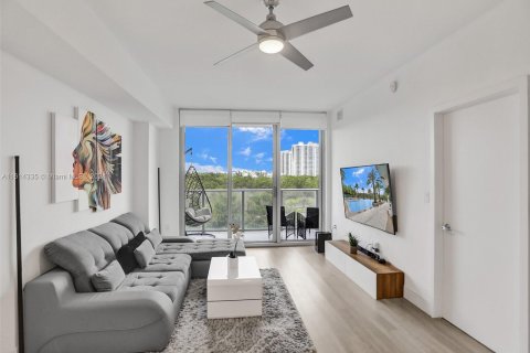 Condo in North Miami Beach, Florida, 2 bedrooms  № 1236175 - photo 14