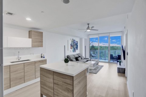 Condo in North Miami Beach, Florida, 2 bedrooms  № 1236175 - photo 7