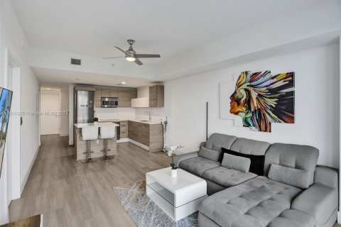 Condo in North Miami Beach, Florida, 2 bedrooms  № 1236175 - photo 15