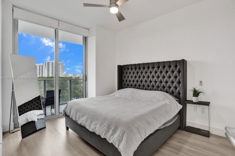 Condo in North Miami Beach, Florida, 2 bedrooms  № 1236175 - photo 18