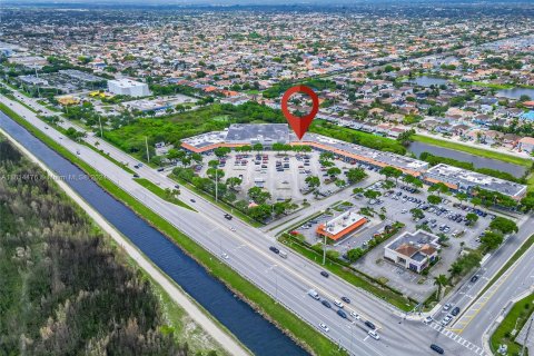 Propiedad comercial en venta en Miami, Florida № 1236225 - foto 22