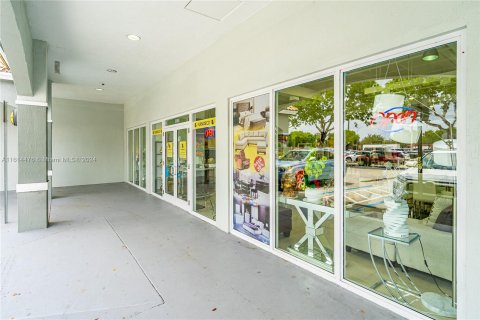 Propiedad comercial en venta en Miami, Florida № 1236225 - foto 16