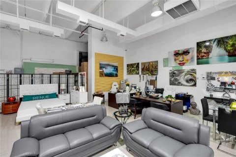 Propiedad comercial en venta en Miami, Florida № 1236225 - foto 7