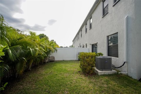 Townhouse in Miami Gardens, Florida 3 bedrooms, 158.31 sq.m. № 1118103 - photo 8