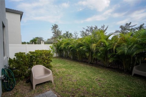 Townhouse in Miami Gardens, Florida 3 bedrooms, 158.31 sq.m. № 1118103 - photo 9