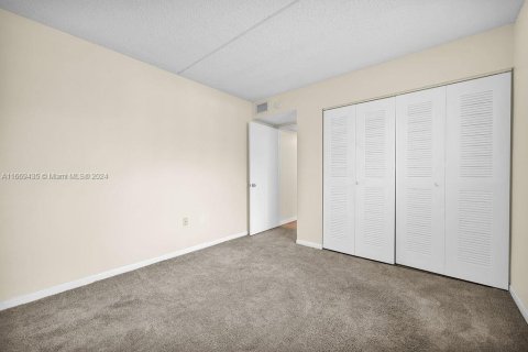 Copropriété à vendre à Hialeah, Floride: 3 chambres, 116.59 m2 № 1386245 - photo 24