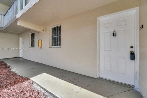 Copropriété à vendre à Hialeah, Floride: 3 chambres, 116.59 m2 № 1386245 - photo 2