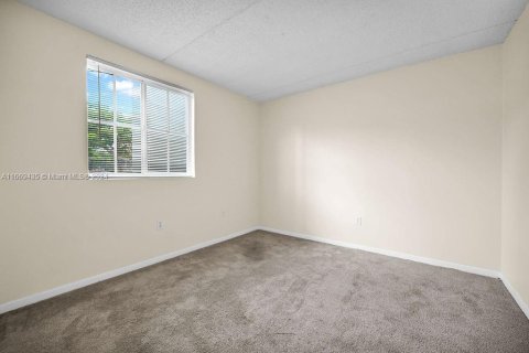 Copropriété à vendre à Hialeah, Floride: 3 chambres, 116.59 m2 № 1386245 - photo 23