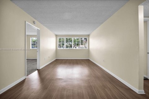 Copropriété à vendre à Hialeah, Floride: 3 chambres, 116.59 m2 № 1386245 - photo 13