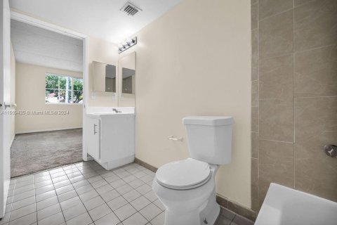 Condo in Hialeah, Florida, 3 bedrooms  № 1386245 - photo 21