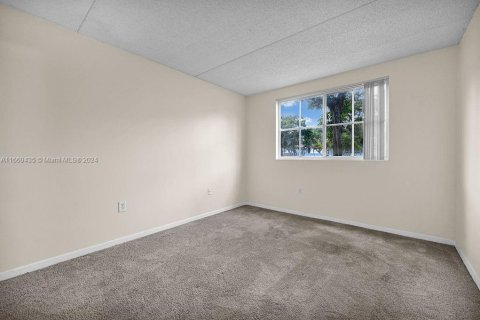 Copropriété à vendre à Hialeah, Floride: 3 chambres, 116.59 m2 № 1386245 - photo 16