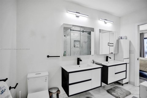 Townhouse in North Miami Beach, Florida 3 bedrooms, 138.05 sq.m. № 1386242 - photo 26