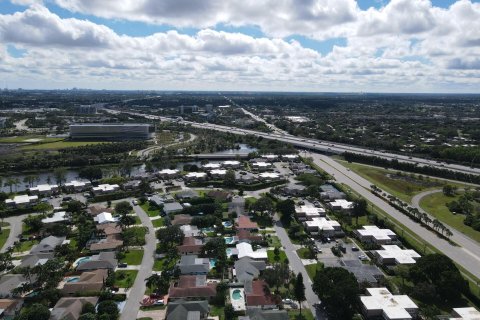 Купить виллу или дом в Палм-Бич-Гарденс, Флорида 3 спальни, 168.8м2, № 846522 - фото 2