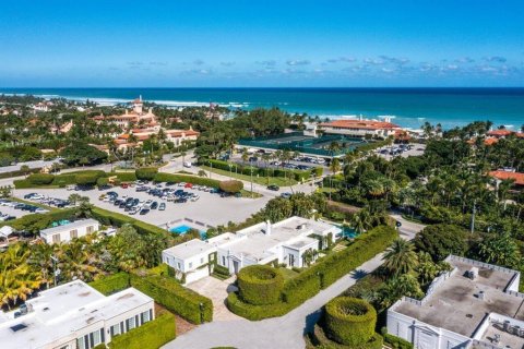 Villa ou maison à louer à Palm Beach, Floride: 6 chambres, 511.71 m2 № 682354 - photo 1