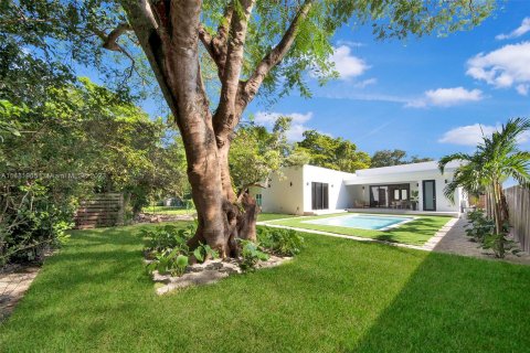Villa ou maison à vendre à El Portal, Floride: 4 chambres, 273.32 m2 № 827163 - photo 13