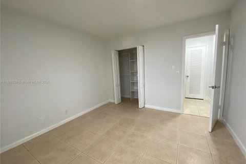 Copropriété à vendre à Hollywood, Floride: 2 chambres, 98.01 m2 № 1280876 - photo 16